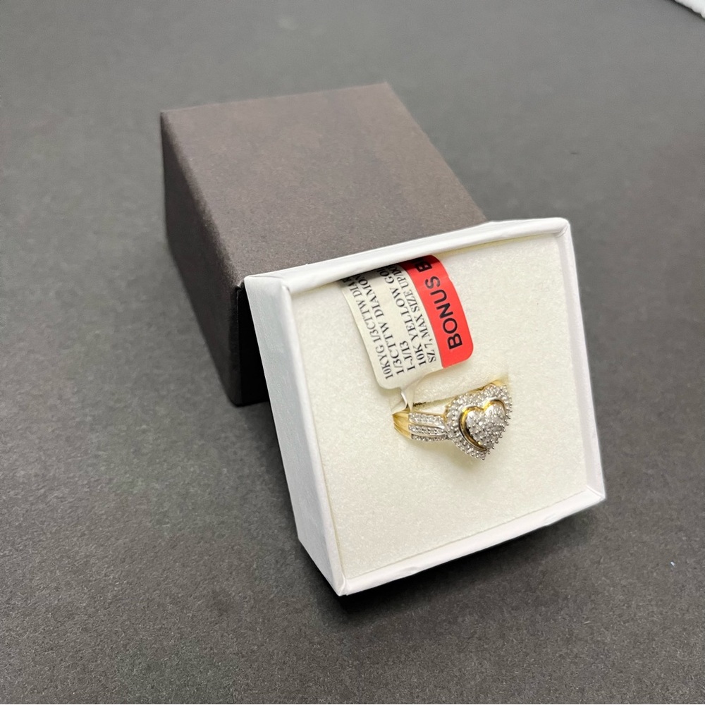 10K Yellow Gold Womens Round Diamond Heart Ring 1/3 Cttw - Picture 7 of 12